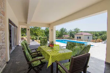 3-Bedroom Villa with Pool & Outdoor Kitchen in Gostinjac