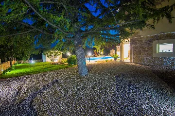 3-Bedroom Villa with Pool & Outdoor Kitchen in Gostinjac