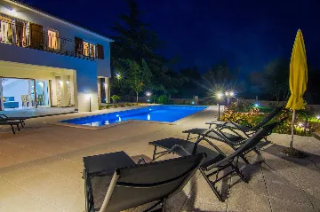 3-Bedroom Villa with Pool & Outdoor Kitchen in Gostinjac