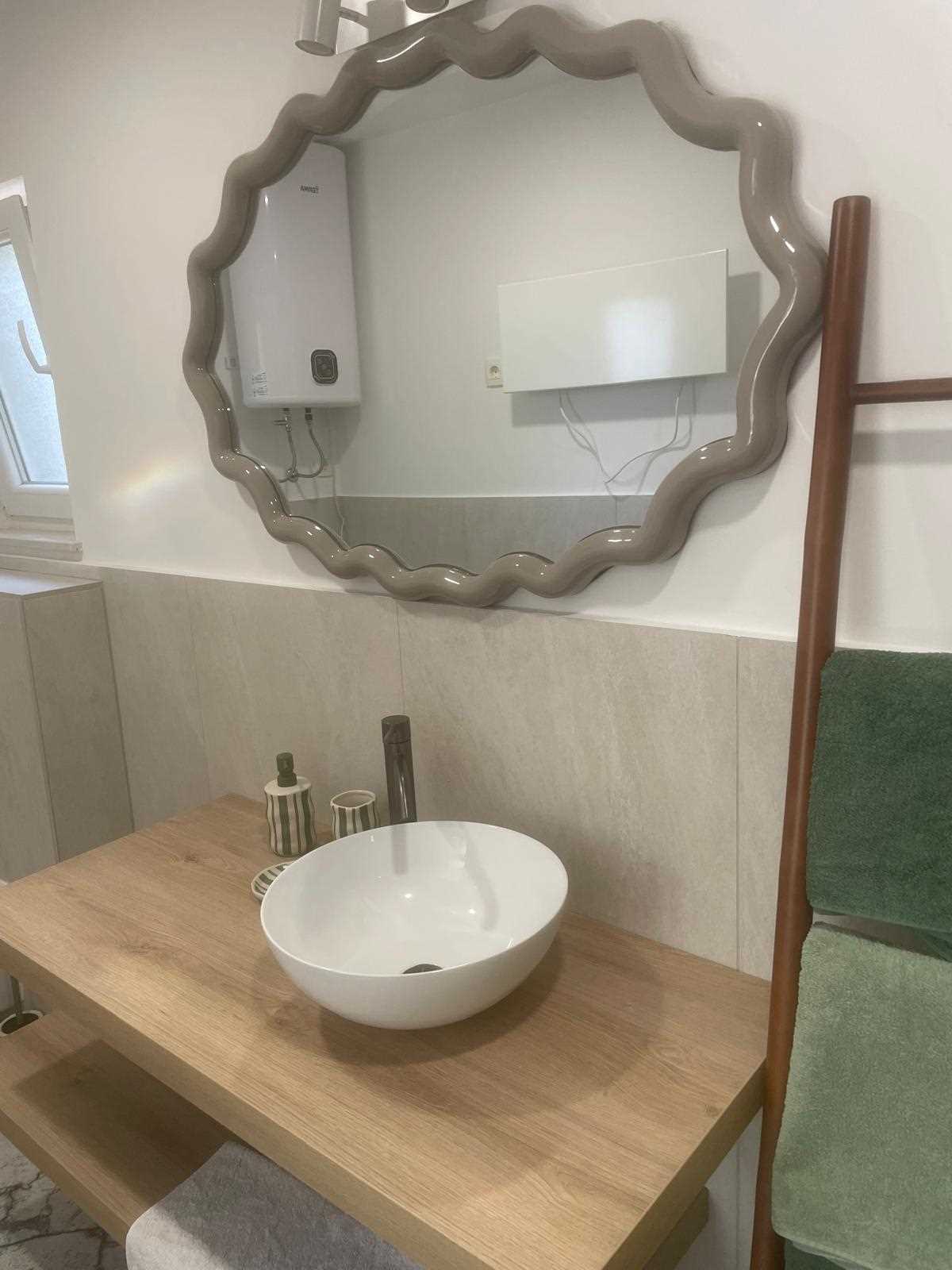 Villa Cedar z velikim bazenom, letno kuhinjo in dodatno hiško