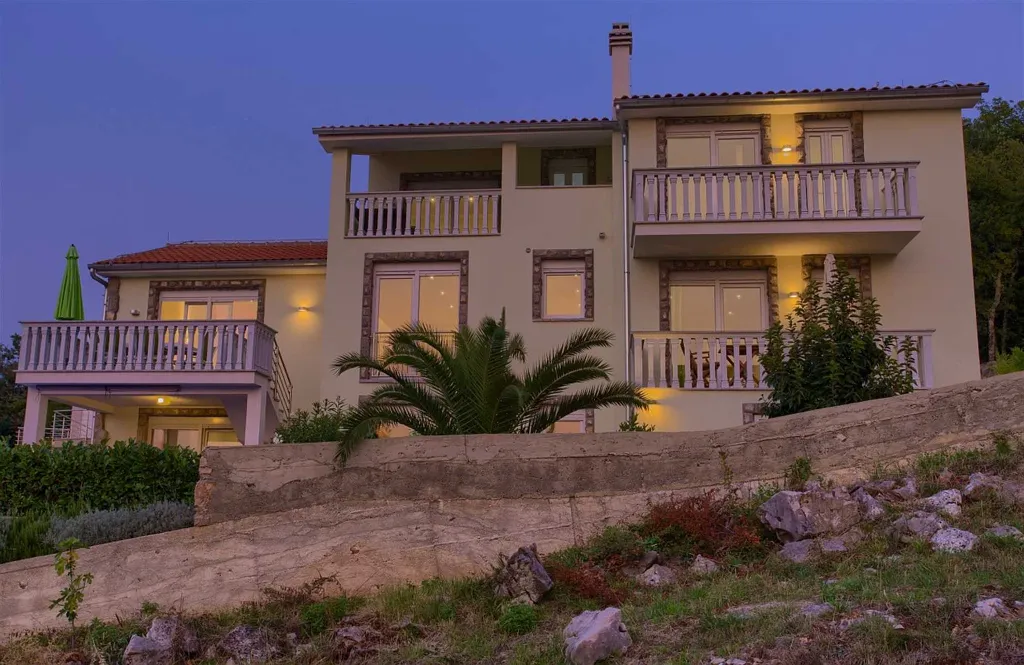 Villa with Heated Pool and Sea Views in Klimno