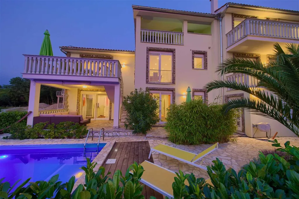 Villa with Heated Pool and Sea Views in Klimno