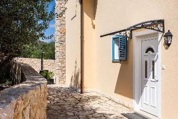4-Bedroom Villa with Heated Pool in Vrbnik (Krk)