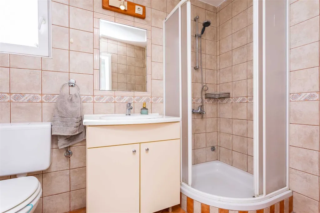 4-Bedroom Villa with Heated Pool in Vrbnik (Krk)
