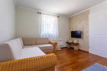 4-Bedroom Villa with Heated Pool in Vrbnik (Krk)