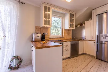 4-Bedroom Villa with Heated Pool in Vrbnik (Krk)