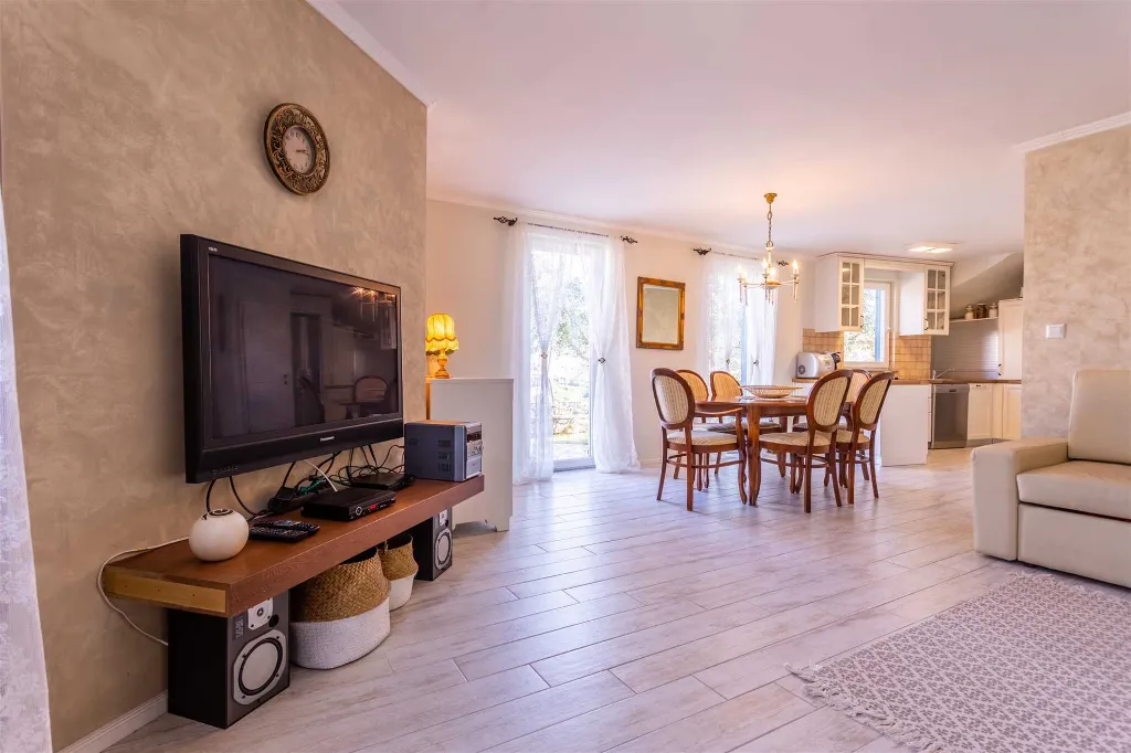4-Bedroom Villa with Heated Pool in Vrbnik (Krk)