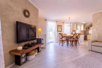 4-Bedroom Villa with Heated Pool in Vrbnik (Krk)