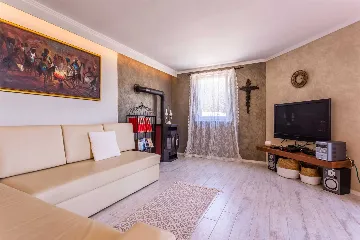 4-Bedroom Villa with Heated Pool in Vrbnik (Krk)