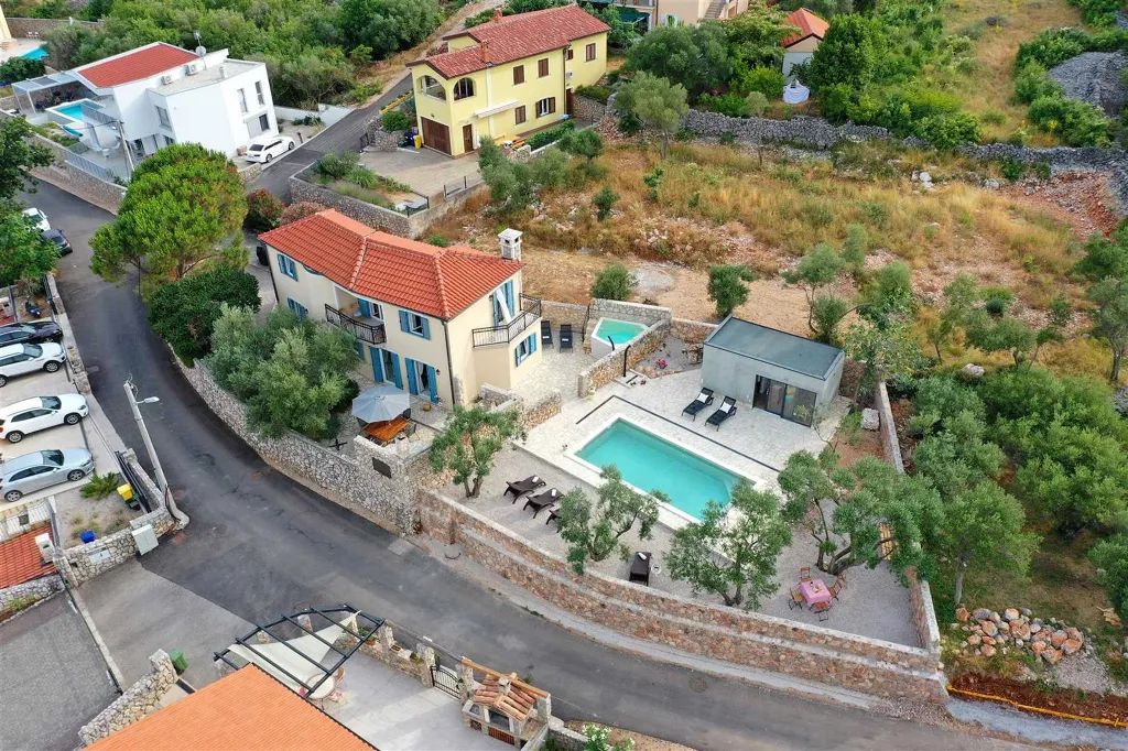 4-Bedroom Villa with Heated Pool in Vrbnik (Krk)