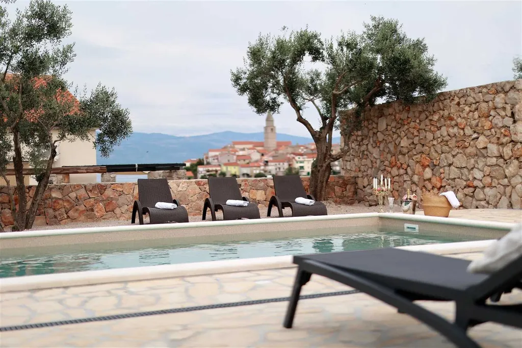 4-Bedroom Villa with Heated Pool in Vrbnik (Krk)