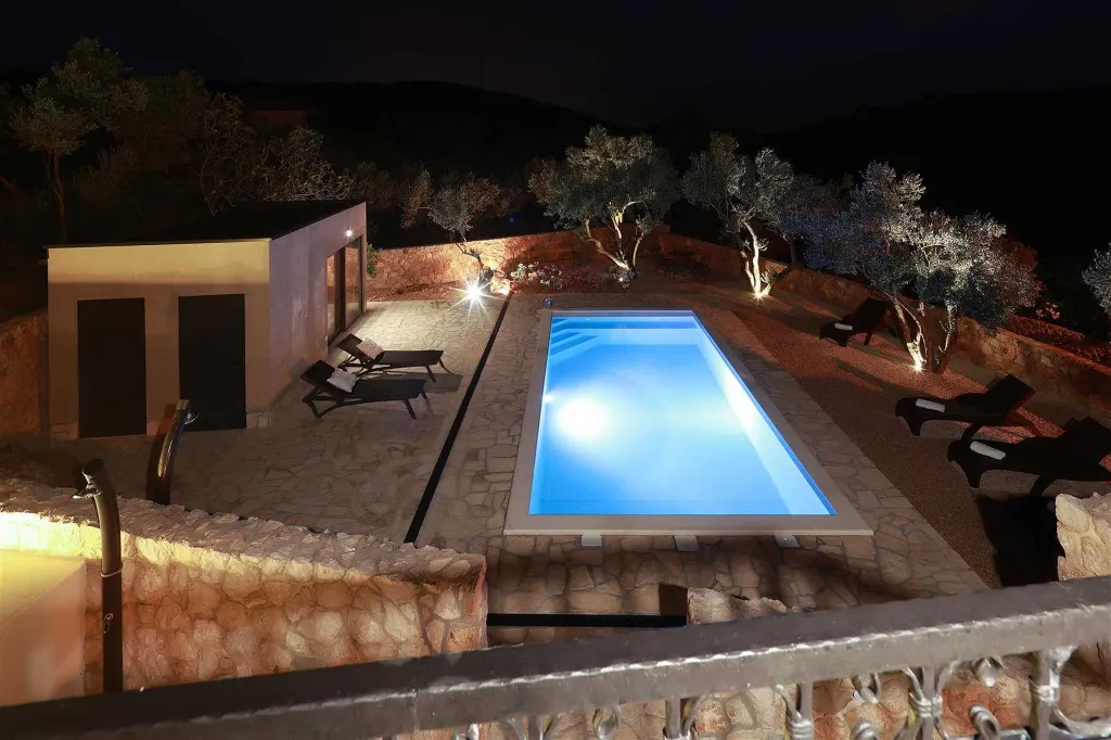 4-Bedroom Villa with Heated Pool in Vrbnik (Krk)