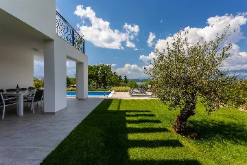Heated Pool Villa for 8 Guests in Klimno