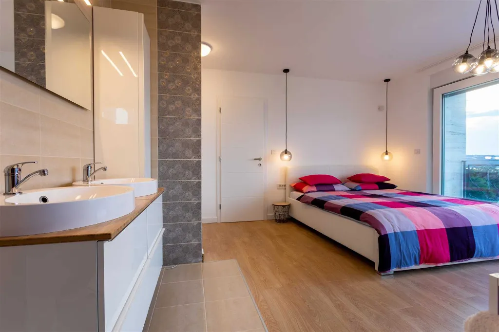 Heated Pool Villa for 8 Guests in Klimno