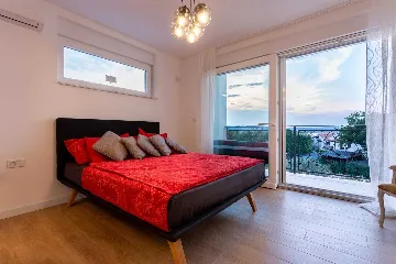 Heated Pool Villa for 8 Guests in Klimno