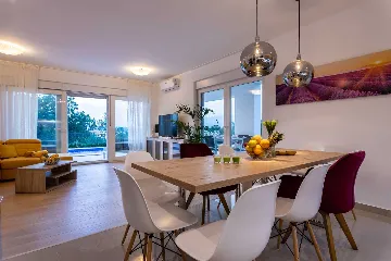 Heated Pool Villa for 8 Guests in Klimno