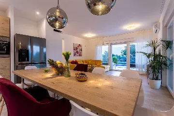 Heated Pool Villa for 8 Guests in Klimno