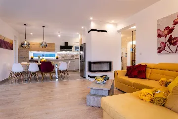 Heated Pool Villa for 8 Guests in Klimno