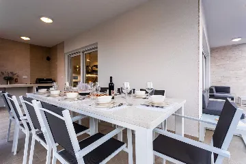 Heated Pool Villa for 8 Guests in Klimno