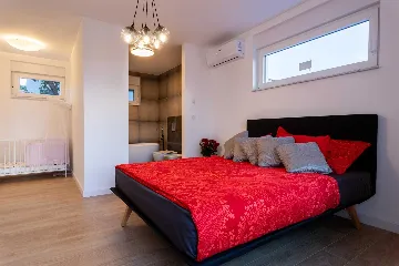 Heated Pool Villa for 8 Guests in Klimno