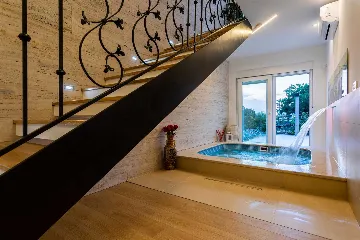 Heated Pool Villa for 8 Guests in Klimno