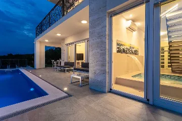 Heated Pool Villa for 8 Guests in Klimno