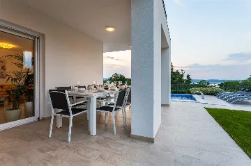 Heated Pool Villa for 8 Guests in Klimno