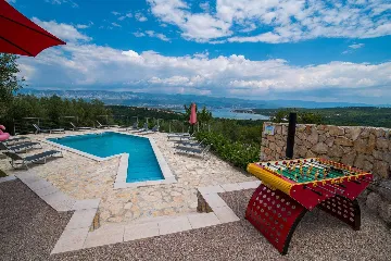 Sea-View Apartment for 7 in Sužan (Krk)