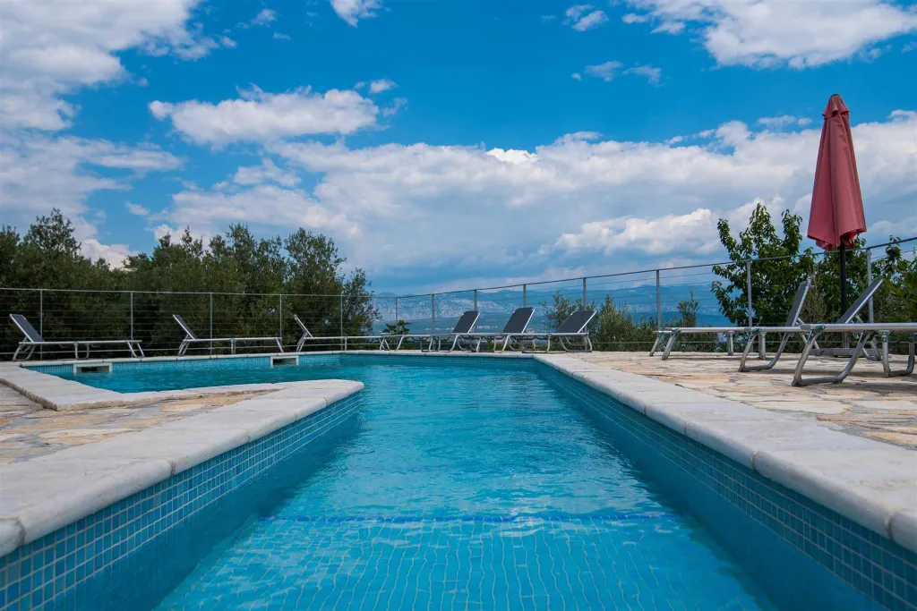 Sea-View Apartment for 7 in Sužan (Krk)
