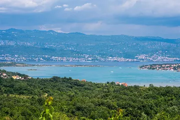 Sea-View Apartment for 7 in Sužan (Krk)