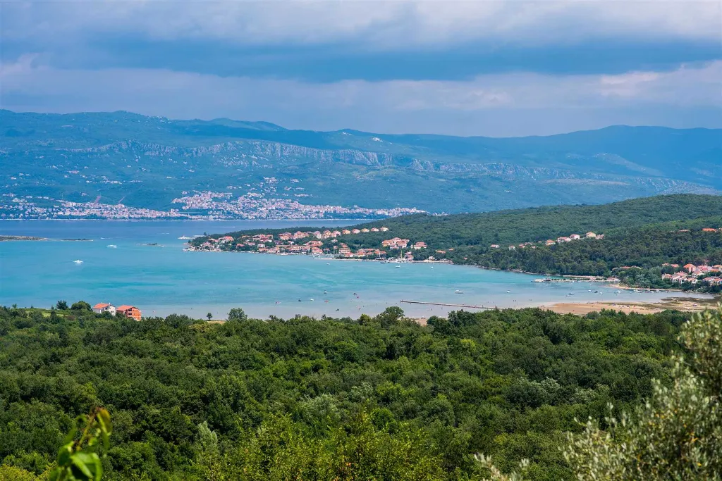 Sea-View Apartment for 7 in Sužan (Krk)