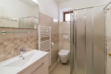 Sea-View Apartment for 7 in Sužan (Krk)