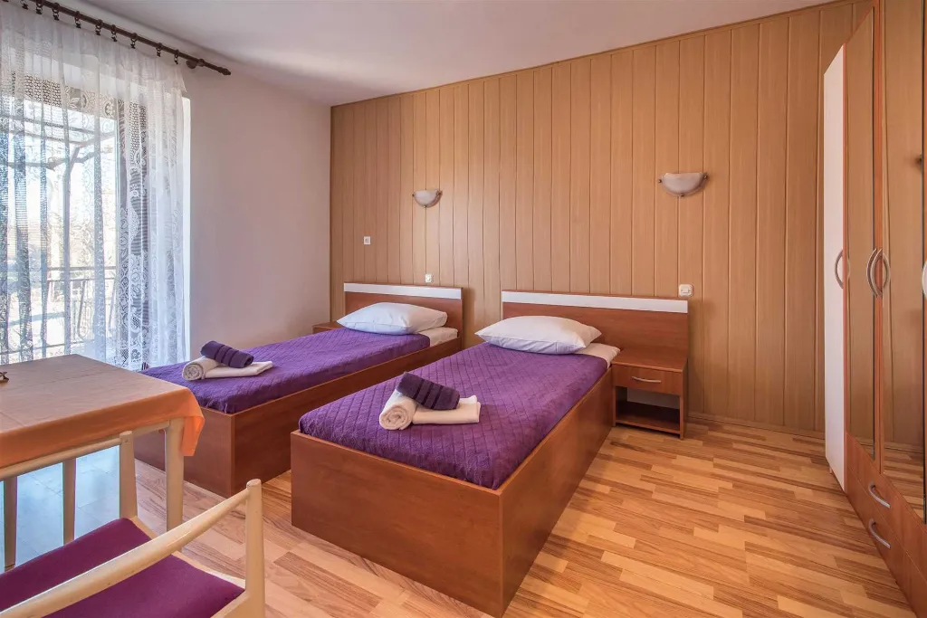 Sea-View Apartment for 7 in Sužan (Krk)