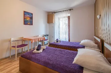 Sea-View Apartment for 7 in Sužan (Krk)