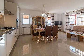 Sea-View Apartment for 7 in Sužan (Krk)