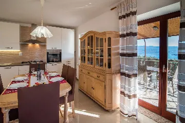 Sea-View Apartment for 7 in Sužan (Krk)