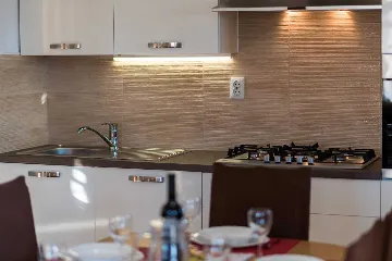 Sea-View Apartment for 7 in Sužan (Krk)