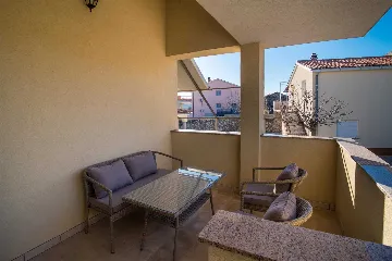 Sea-View Apartment for 7 in Sužan (Krk)