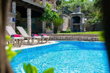 4-Bedroom Apartment in Hlapa (Krk) for 8