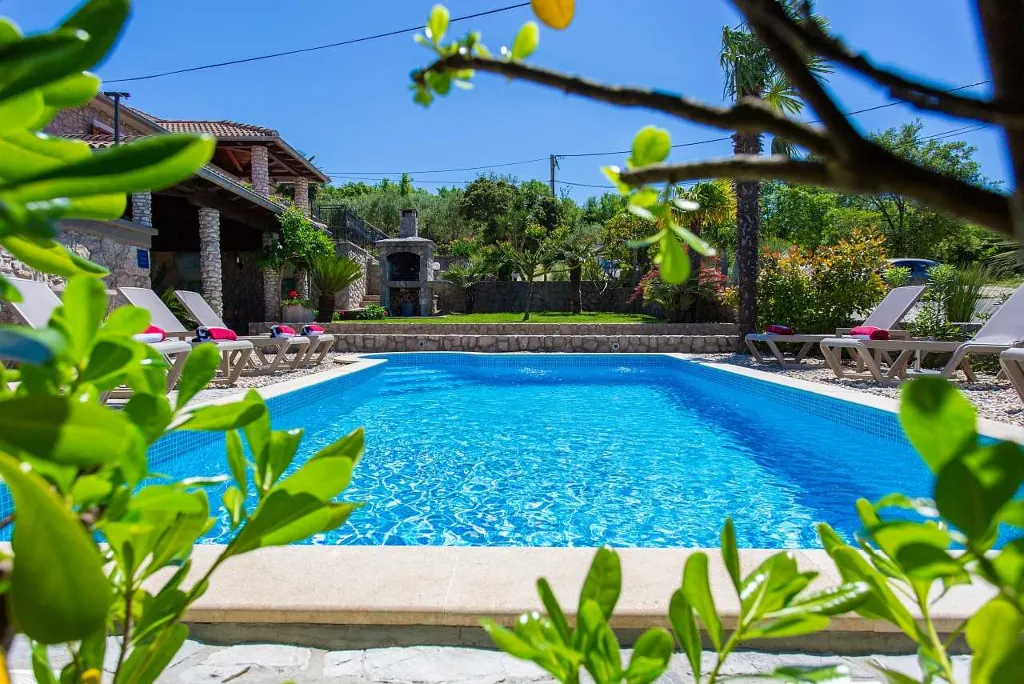 4-Bedroom Apartment in Hlapa (Krk) for 8