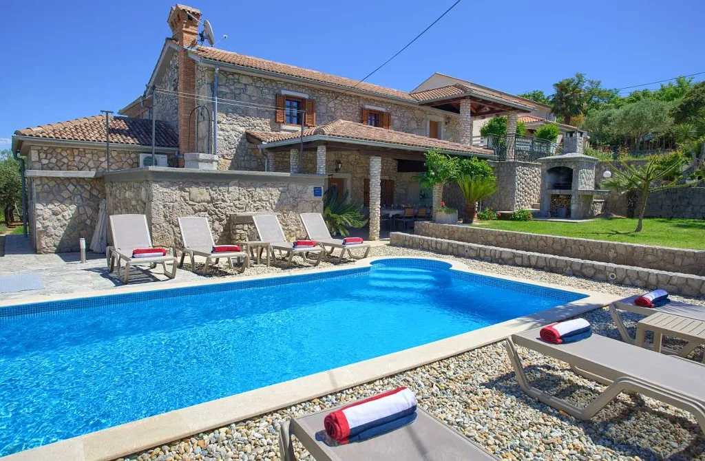 4-Bedroom Apartment in Hlapa (Krk) for 8