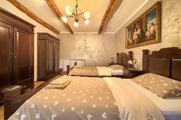 4-Bedroom Apartment in Hlapa (Krk) for 8