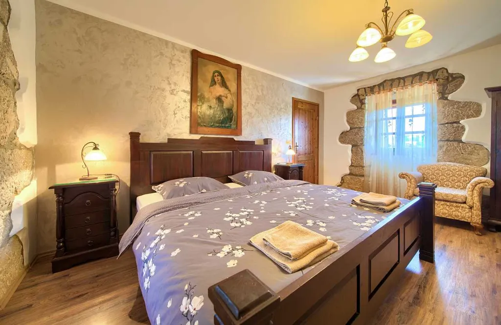 4-Bedroom Apartment in Hlapa (Krk) for 8