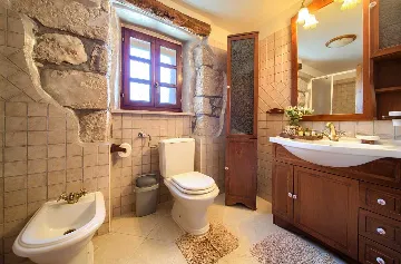 4-Bedroom Apartment in Hlapa (Krk) for 8