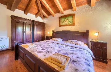 4-Bedroom Apartment in Hlapa (Krk) for 8