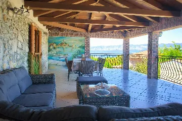 4-Bedroom Apartment in Hlapa (Krk) for 8