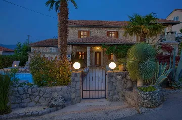 4-Bedroom Apartment in Hlapa (Krk) for 8