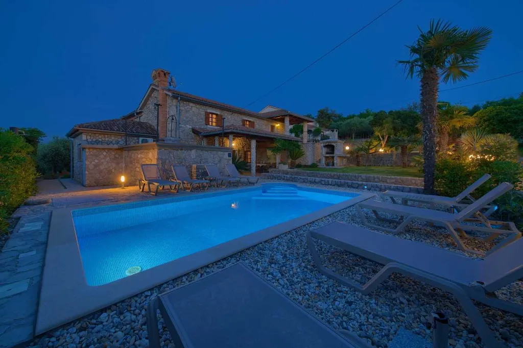 4-Bedroom Apartment in Hlapa (Krk) for 8