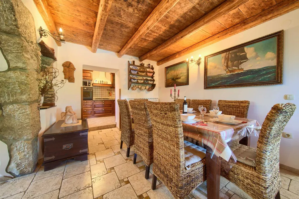 4-Bedroom Apartment in Hlapa (Krk) for 8