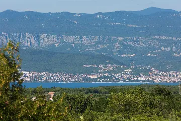 4-Bedroom Apartment in Hlapa (Krk) for 8